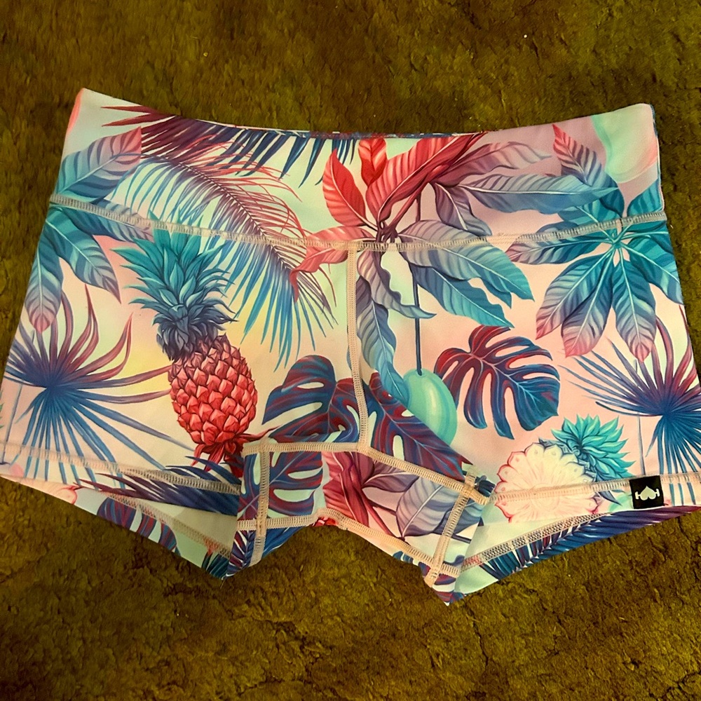 Pineapple/ palm shorts- wodbottom.